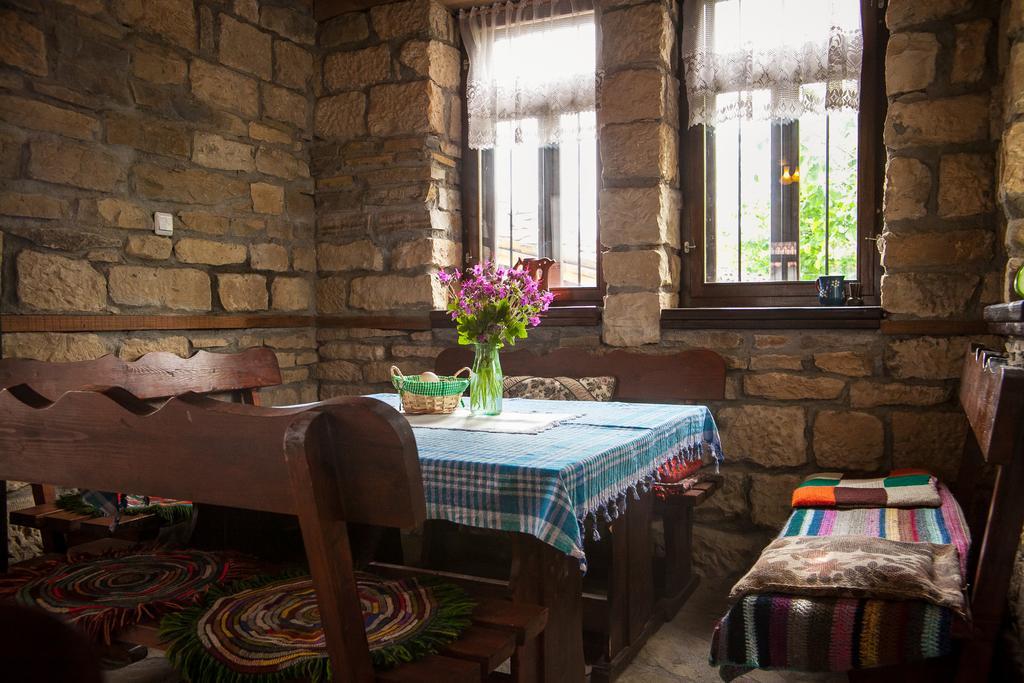 Mutafova Guest House Велики-Преслав Экстерьер фото